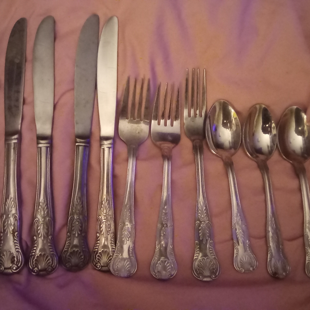 Elegant Silver Cutlery Set